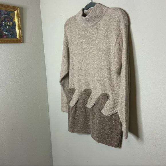 Vintage Segue Silk and Angora Sweater Size Medium - Picture 2 of 6